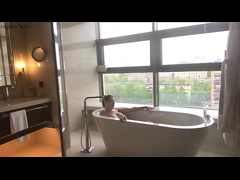 ❤️ Tremenda pupa che si masturba appassionatamente la figa in bagno ❤️ Video di sesso di qualità al it.tubsexercom.ru ❌