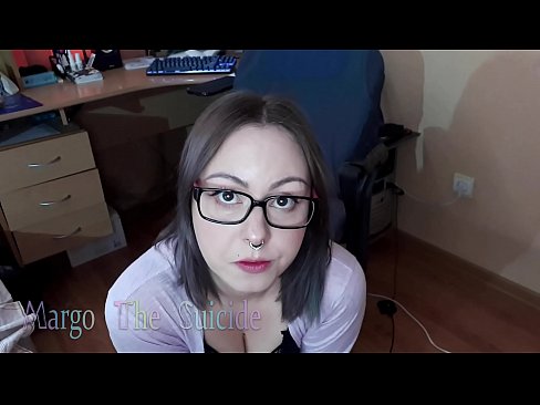 ❤️ Ragazza sexy con gli occhiali succhia il dildo profondamente sulla macchina fotografica ❤️ Video di sesso di qualità al it.tubsexercom.ru ❌