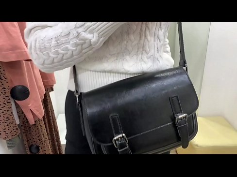❤️ Masturbazione pubblica della giovane cagna FeralBerry con un dildo nel camerino ❤️ Video di sesso di qualità al it.tubsexercom.ru ❌